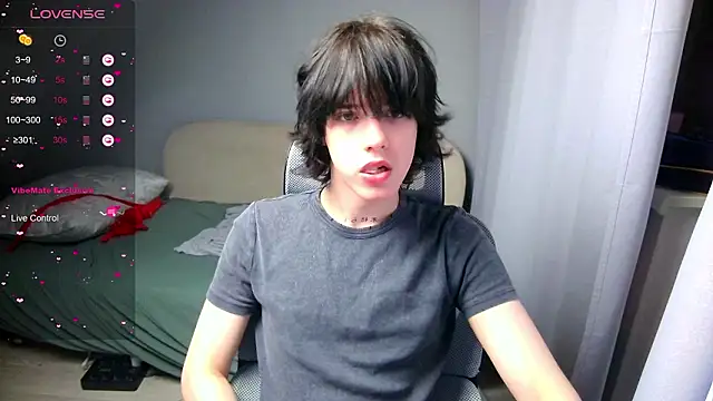 LeonBoykisser online show from 19, 3, 2026