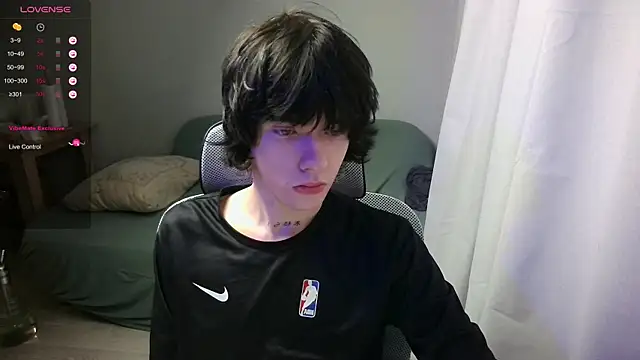 LeonBoykisser online show from 11, 2, 2026