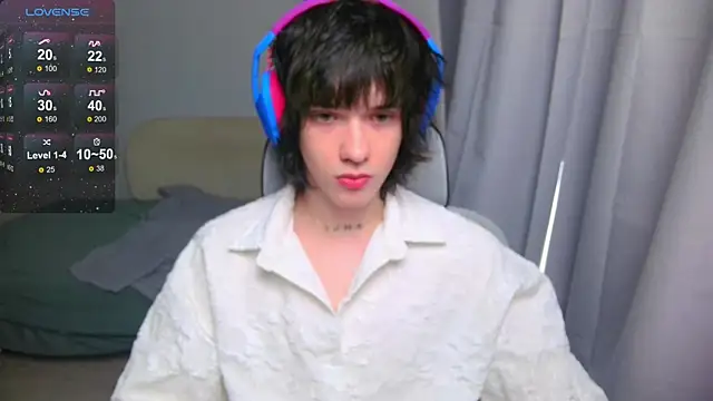 Snapshot of LeonBoykisser chatting on 30, 4, 2026 LeonBoykisser online show from 30, 4, 2026