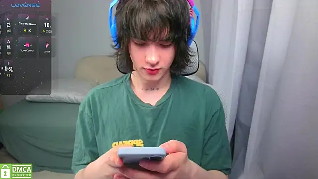 Snapshot of LeonBoykisser chatting on 18, 5, 2026 LeonBoykisser online show from 18, 5, 2026