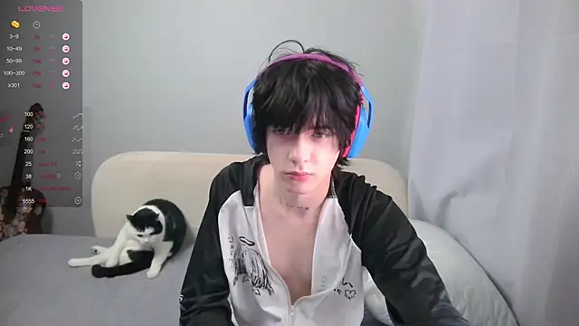 LeonBoykisser online show from 1, 3, 2026