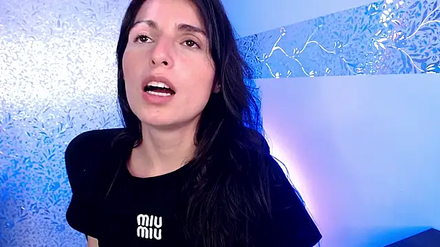 MiaVelasquez01 online show from 14, 4, 2026