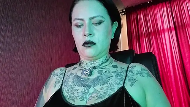 Mistressolivia07 online show from 3, 4, 2026