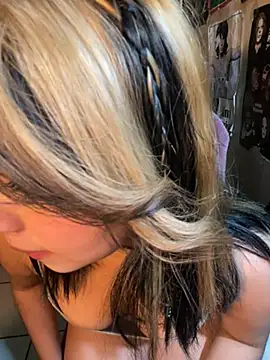 pinkybombon online show from 5, 2, 2026