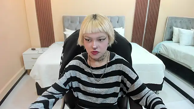 Snapshot of Bela_Craxkerr chatting on 25, 4, 2026 Bela Craxkerr online show from 25, 4, 2026