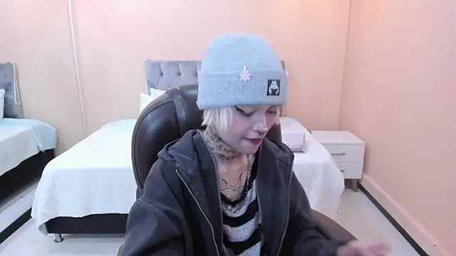 Bela Craxkerr online show from 13, 4, 2026