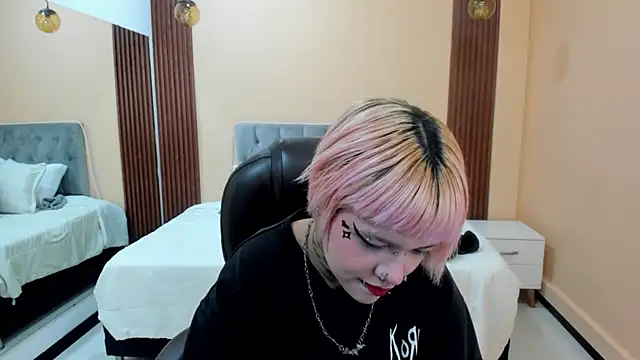 Snapshot of Bela_Craxkerr chatting on 13, 5, 2026 Bela Craxkerr online show from 13, 5, 2026