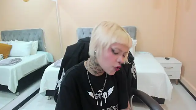 Bela Craxkerr online show from 23, 4, 2026