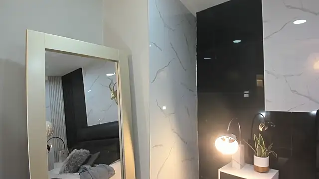 KomiCatt online show from 8, 4, 2026