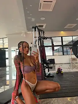 LizStorm  online show from 28, 7, 2026