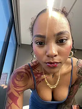 LizStorm  online show from 14, 7, 2026