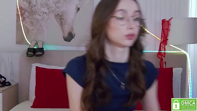 Snapshot of Emily_Simon chatting on 24, 4, 2026 Emily Simon online show from 24, 4, 2026