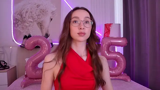Snapshot of Emily_Simon chatting on 23, 6, 2026 Emily Simon online show from 23, 6, 2026