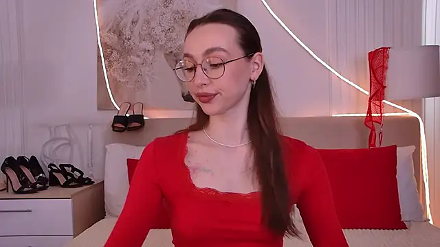 Snapshot of Emily_Simon chatting on 15, 5, 2026 Emily Simon online show from 15, 5, 2026