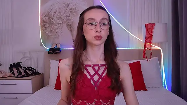 Snapshot of Emily_Simon chatting on 28, 5, 2026 Emily Simon online show from 28, 5, 2026