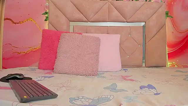 sweet  luna   online show from 2, 2, 2026