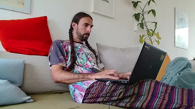 Snapshot of aircum99 chatting on 8, 5, 2026 aircum99 online show from 8, 5, 2026