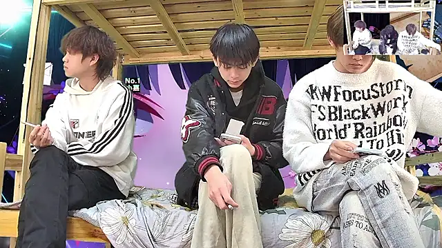 xiaohuangren01 online show from 12, 3, 2026