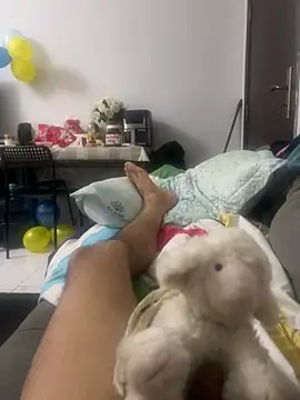 luvis69couple online show from 4, 6, 2026