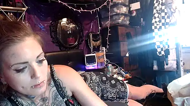 Snapshot of allymoon1369 chatting on 5, 7, 2026 allymoon1369 online show from 5, 7, 2026