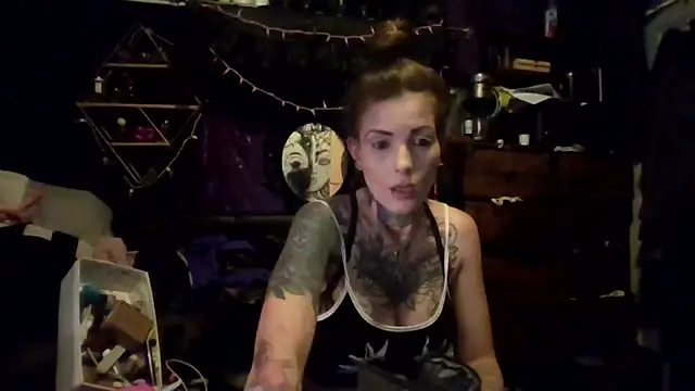 Snapshot of allymoon1369 chatting on 9, 5, 2026 allymoon1369 online show from 9, 5, 2026