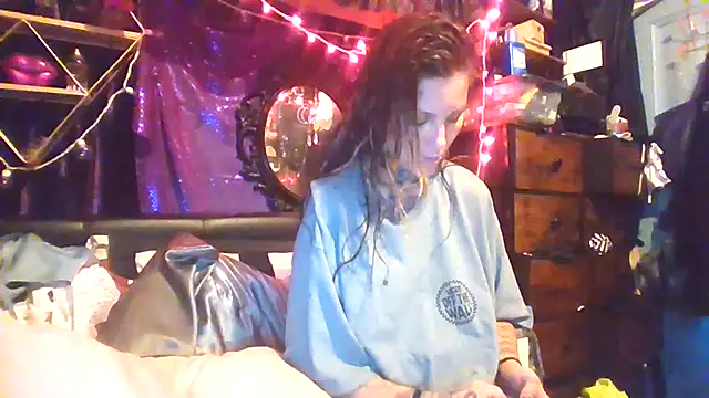 Snapshot of allymoon1369 chatting on 30, 6, 2026 allymoon1369 online show from 30, 6, 2026