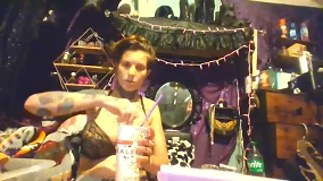 Snapshot of allymoon1369 chatting on 3, 6, 2026 allymoon1369 online show from 3, 6, 2026