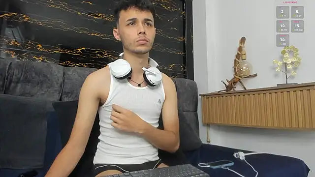 Alhan Twink online show from 3, 2, 2026