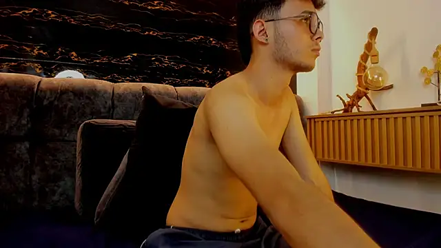 Alhan Twink online show from 13, 3, 2026