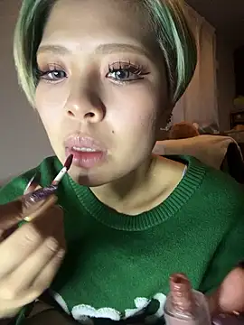 BADBITCHISAKI online show from 15, 4, 2026