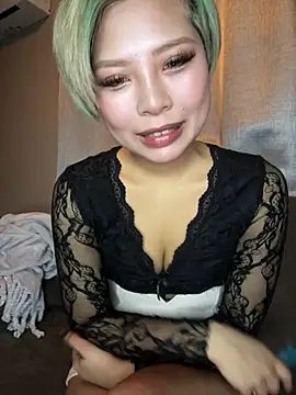 BADBITCHISAKI online show from 13, 4, 2026