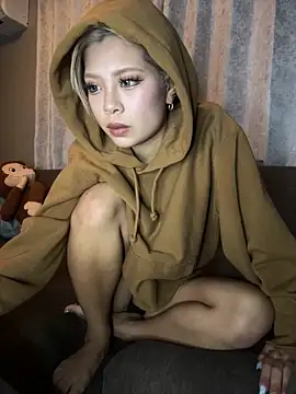 BADBITCHISAKI online show from 10, 3, 2026