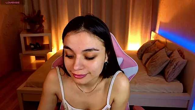 Snapshot of Kim_Bless chatting on 24, 4, 2026 Kim Bless online show from 24, 4, 2026