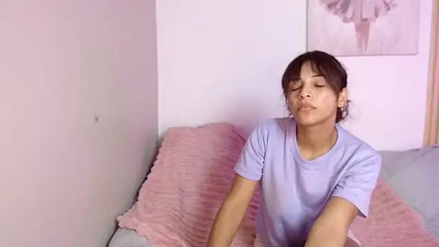 chloe peach  online show from 4, 5, 2026