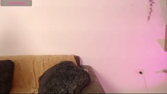chloe peach  online show from 3, 6, 2026