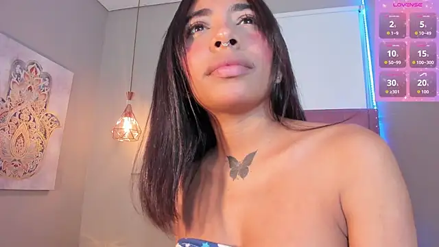 Snapshot of Scarlet_Vixen_ chatting on 6, 5, 2026 Scarlet Vixen online show from 6, 5, 2026