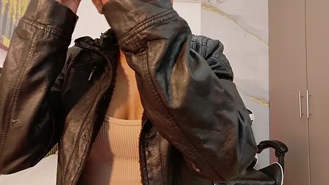 Scarlet Vixen  online show from 4, 2, 2026