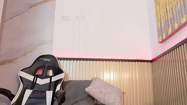 Scarlet Vixen  online show from 21, 2, 2026