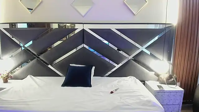 Ambarross  online show from 6, 4, 2026