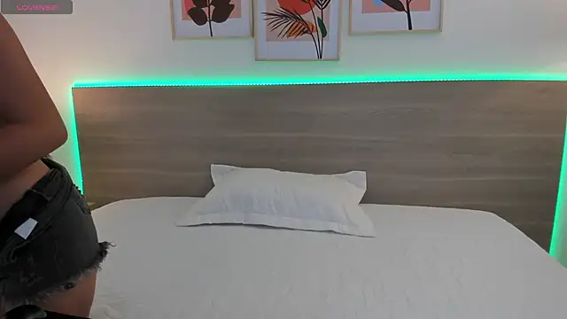  Caamilaa  online show from 24, 2, 2026