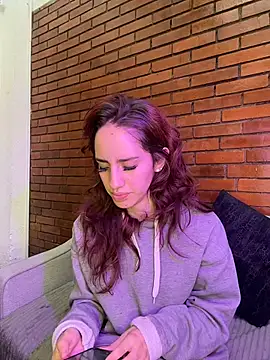 Snapshot of elodie_rouge chatting on 18, 6, 2026 elodie rouge online show from 18, 6, 2026
