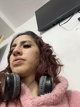 Snapshot of elodie_rouge chatting on 10, 7, 2026 elodie rouge online show from 10, 7, 2026