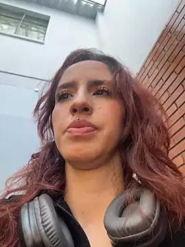 Snapshot of elodie_rouge chatting on 17, 7, 2026 elodie rouge online show from 17, 7, 2026