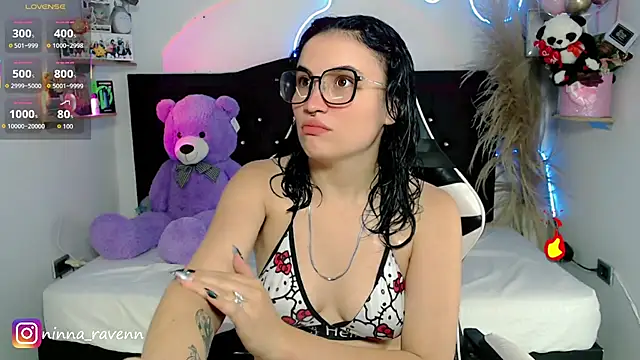 Snapshot of AriaDark chatting on 4, 5, 2026 AriaDark online show from 4, 5, 2026