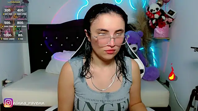 Snapshot of AriaDark chatting on 26, 4, 2026 AriaDark online show from 26, 4, 2026