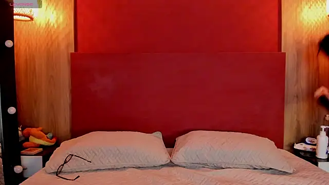 Snapshot of VanessaDoofenshmirtz chatting on 7, 6, 2026 VanessaDoofenshmirtz online show from 7, 6, 2026