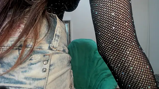 JenniQ69 online show from 10, 2, 2026