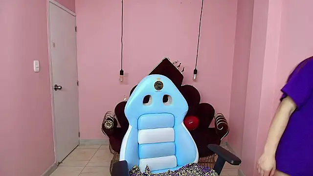 Ashley benson x online show from 26, 2, 2026