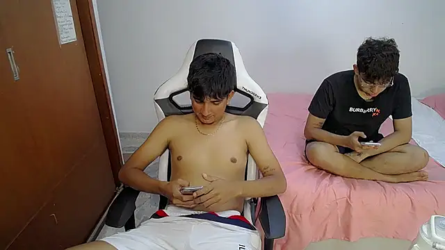 Maxwell boys online show from 4, 3, 2026