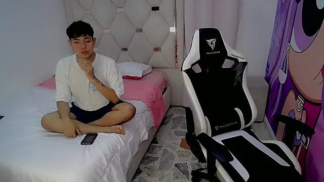 Maxwell boys online show from 5, 2, 2026